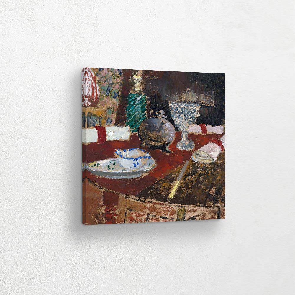 The gravy boat and napkin rings