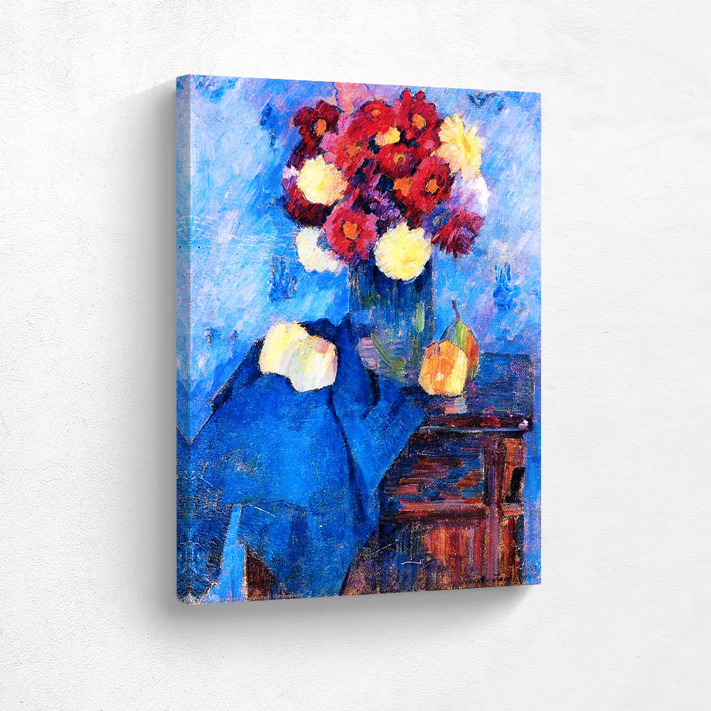 Dahlia Vase on Tall Boy