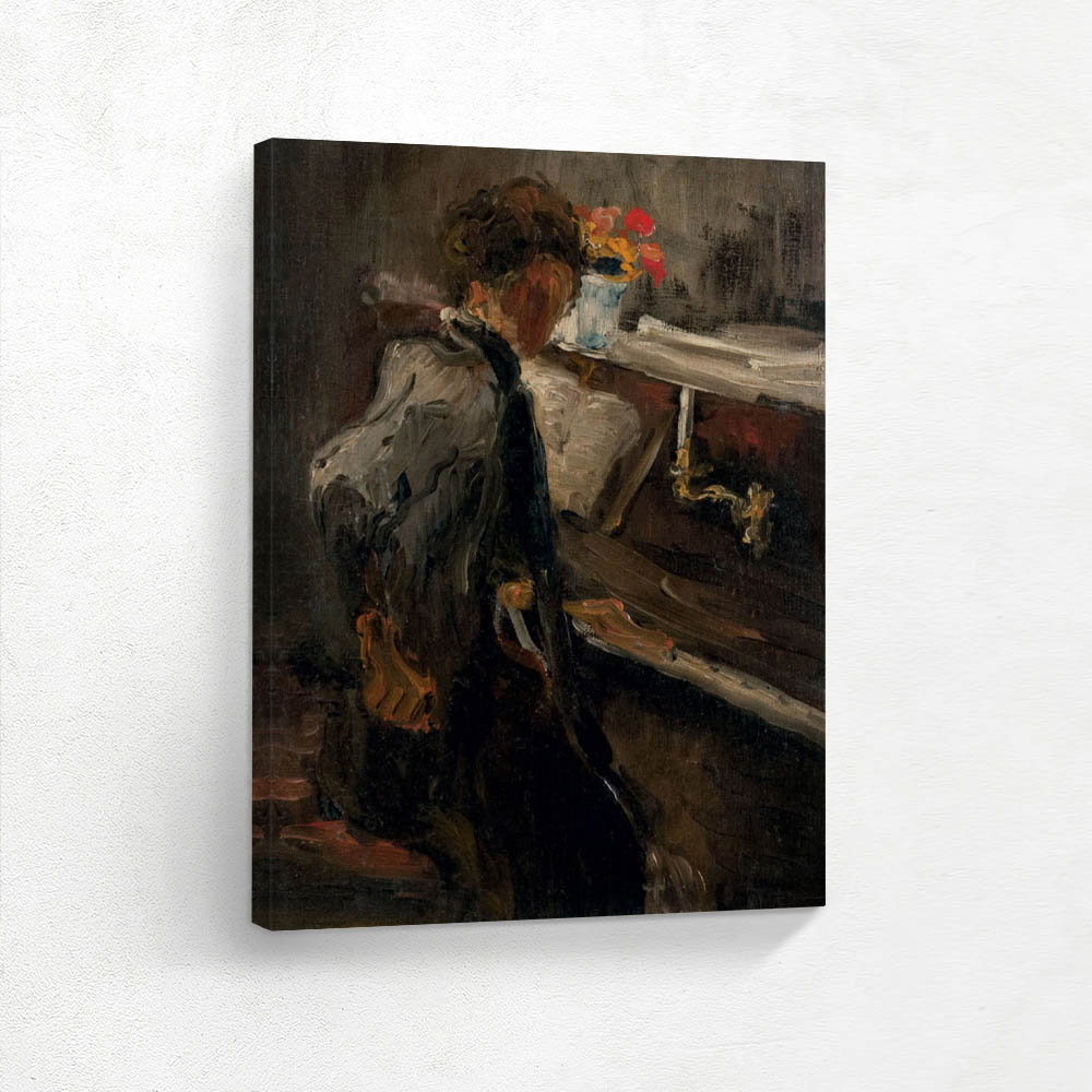 Lady at the piano