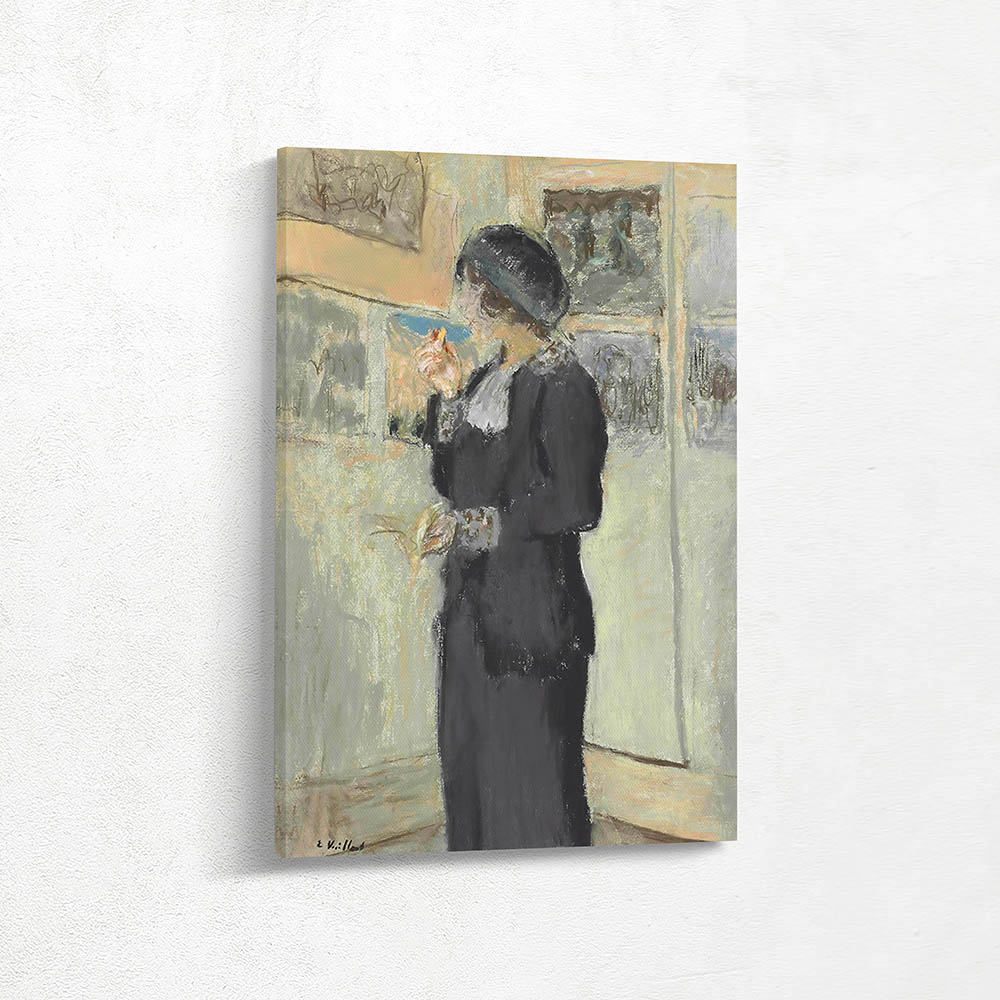 Lucie Belin with a Biscuit